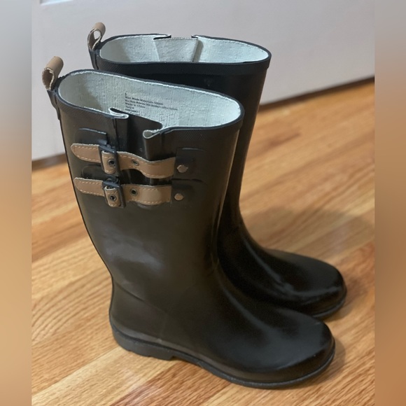 Black Rain Boots - Size 6 - Picture 5 of 8